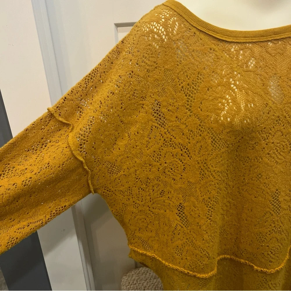 Free People Floral Soft Lace‎ HiLo Oversize Sweater Top Mustard/ Gold Size Small
